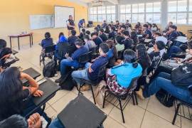 Estudiantes se mostraron interesados por el alcance que tiene la Policía Municipal, gracias a la implementación de la tecnología.