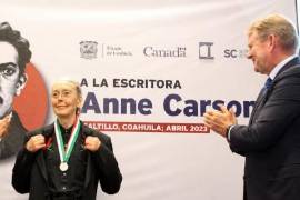 En abril de 2023, la canadiense Anne Carson recibió el Premio Internacional Manuel Acula de Poesía en Lengua Española en la ciudad de Saltillo.