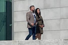 El regidor Rudy Nieto Velázquez y su hermana Claudia Nieto acudieron a la audiencia en el Centro de Justicia Penal de Saltillo.