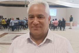 Everardo Padrón García informó sobre los alcances de la Respuesta Salarial 2026 durante una reunión con trabajadores de la educación en Piedras Negras.