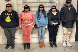 Los detenidos fueron identificados como Karla “N”, Yaneth “N”, Danna Michel “N”, Gemma Xitlali “N” y Kevin Yurem “N”, quienes enfrentan cargos por robo.