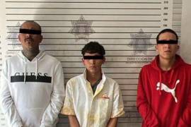 Los detenidos fueron identificados como Miguel “N”, de 30 años; Kevin “N”, de 21 años; y Marco “N”, de 20 años.