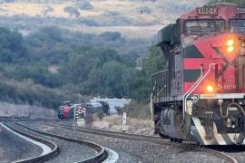 El tren involucrado formaba parte de la ruta comercial que conecta Tula con el centro del país; transportaba etanol, grano y vehículos en al menos 30 vagones, de los cuales 10 se descarrilaron.
