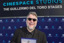 ‘Toronto ha sido un segundo hogar para mí’, expresó Del Toro al agradecer el homenaje en uno de los centros fílmicos más importantes de Canadá.