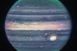 Una foto proporcionada por la NASA muestra una imagen compuesta de Webb NIRCam de Júpiter a partir de tres filtros y la alineación debido a la rotación del planeta.