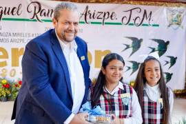 Durante la graduación de la Escuela Primaria Miguel Ramos Arizpe, el alcalde felicitó a las y los alumnos por concluir esta etapa de su formación académica.