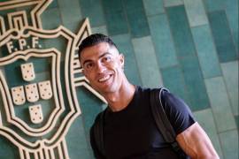 Cristiano Ronaldo llegando a las instalaciones de la selección de Portugal para reportar con ellos.