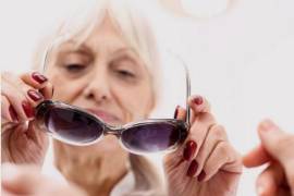 Usar las gafas correctas puede evitar que los ojos se dañen con los rayos del sol