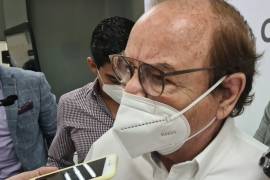 Profesores, bomberos y policías serían los primeros en inmunizar: secretario de Salud en Coahuila