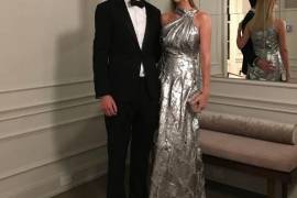 Ivanka Trump: Mientras su padre es linchado, ella presume vestido de Carolina Herrera