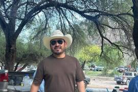 El presidente municipal de San Miguel de Horcasitas, Germán Ochoa Esparza, falleció en un accidente vial en Sonora; autoridades investigan las causas de la volcadura ocurrida en la madrugada.