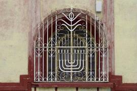 Investigadores indagan en el patrimonio sefardí de las ventanas del centro de Saltillo