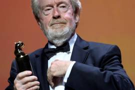 El cineasta británico Ridley Scott posa después de recibir el ‘Cartier Glory to The Filmmaker Award’, antes de la proyección de su película ‘The Last Duel’ durante el 78o Festival Internacional de Cine de Venecia, en Venecia. EFE/EPA/Claudio Onorati