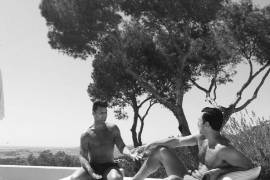Ricky Martin vacaciona con Jwan Yosef en Ibiza
