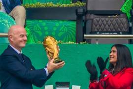 Salma Hayek da la bienvenida al Mundial 2026: ‘¡Que viva México y que viva el fútbol!’