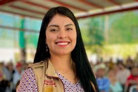 La candidata de Morena, Cintia Cuevas, destacó su compromiso con el partido y su proyecto de nación durante una reunión con simpatizantes en Torreón.