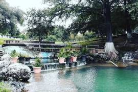 El parque La Cascada, en Múzquiz, Coahuila, fue escenario de una intervención policial por un reporte de presunta violencia familiar.