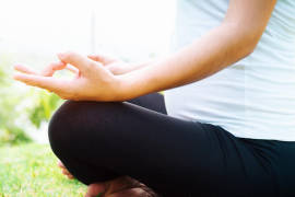 Seis posiciones de yoga para evitar el dolor del primer trimestre