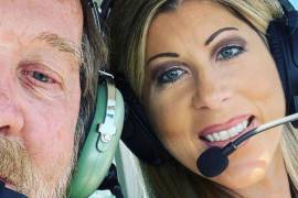 La creadora de contenido Jenny Blalock, de 45 años, y su padre James, de 78, fallecieron luego de que el avión en el que viajaban se estrelló sobre una carretera de Tennessee