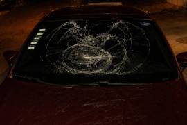 Algunos asistentes solicitaron apoyo de aseguradoras y grúas luego de encontrar daños en sus automóviles.