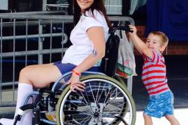 En Queensland, Australia una madre soltera quedó paralizada por usar una brocha de maquillaje prestada