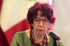 La diplomática destacó por su labor por los derechos de las mujeres.