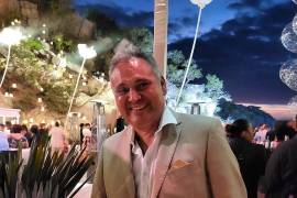 El exdirector de Servicios Primarios de Monclova, Eduardo Macías Hernández, falleció este viernes 21 de agosto tras salir de la carretera y volcar en su Mercedes-Benz.