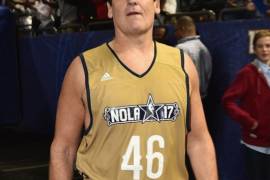 Mark Cuban responde a Trump usando el número 46 en su camiseta