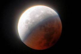 Los eclipses lunares son una de las herramientas más intensas que utiliza el universo para cambiar nuestros caminos