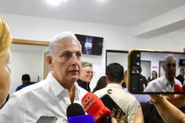 El alcalde aseguró que los trabajadores mantendrán sus empleos pese a los ajustes.