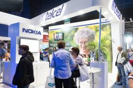El programa Reconecados de Telcel busca reducir la brecha digital en adultos mayores
