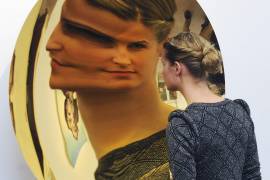 El otrovertido es capaz de interactuar eficazmente en un grupo, pero sintiéndose separado de la experiencia colectiva, adoptando la posición de un observador que toma distancia en lugar de participar.