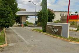 lementos de la Fiscalía acudieron a una residencia de Residencial Del Lago para investigar el robo de más de 200 mil pesos, en Piedras Negras.