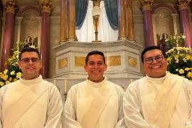 Oswaldo, Juan Antonio y Maximiliano recibieron el sacramento del Orden Sacerdotal en una ceremonia en la Capilla del Santo Cristo de la Capilla.
