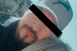 Tras denunciar a su expareja, la mujer ha continuado el proceso legal mientras trabaja de noche y se hace cargo de sus hijos y familiares con una limitada red de apoyo.