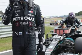 Valtteri Bottas sale desde la punta en Silverstone