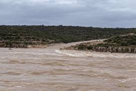 Las lluvias generaron reportes de creciente en el arroyo La Zorra, en la serranía de Acuña (foto). El nacimiento del río Sabinas también recibió escurrimientos de la sierra de Santa Rosa.