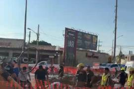 Cuerpos de emergencia y trabajadores participaron en las labores tras el derrumbe registrado en la obra vial.