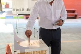 Vota en la Laguna Miguel Mery; coadyuva PJ con elecciones