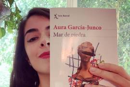 Aura García-Junco presentará “Mar de Piedra” en la FILC este viernes.