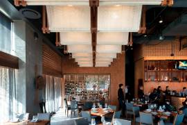 Establecimientos de comida tradicional, cortes y cocina internacional figuran entre las opciones disponibles.