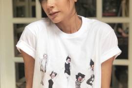 La camiseta que todas las fans de las Spice Girls van a querer, ¡y la diseñó Victoria Beckham!