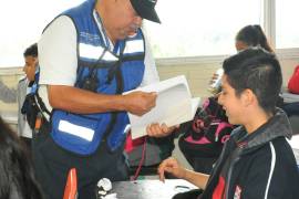 Autoridades revisaron las mochilas de 395 estudiantes de Monclova para inhibir delitos