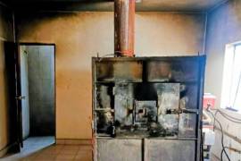 Autoridades catearon la “Panadería Lisboa” en Monterrey tras una denuncia por olores fétidos y hallaron un crematorio clandestino de mascotas con restos óseos y cenizas dentro del inmueble