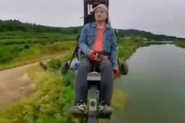 Feiji no llevaba casco ni paracaídas en el momento del fatal accidente