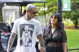 Proceso. La pareja contó su experiencia en el documental Travis Barker: Love Is Louder Than Fear, donde abordaron algunos de los momentos más difíciles de su relación.