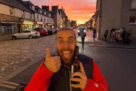 Diversión. Esta no sería la primera vez que el cantante recurre a la música tradicional mexicana para amenizar algunos de sus eventos.