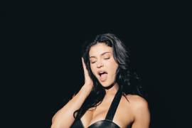 Enfrentamiento. La denuncia se suma a otros procesos legales que enfrenta el entorno laboral de Kylie Jenner por presuntas malas condiciones de trabajo.