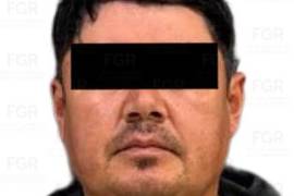 Un juez vinculó a proceso a Marco “N”, detenido en Galeana con 24 armas ocultas en las polveras de su vehículo sobre la carretera Monterrey-Matehuala.