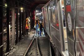 Un total de 24 personas sufrieron heridas leves este jueves en Nueva York cuando un tren con pasajeros chocó contra otro tren del Metro.